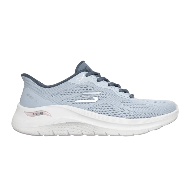 Grå Skechers slip-in damsneaker i mesh med vita sulor och Arch Fit-logotyp, sedd från sidan