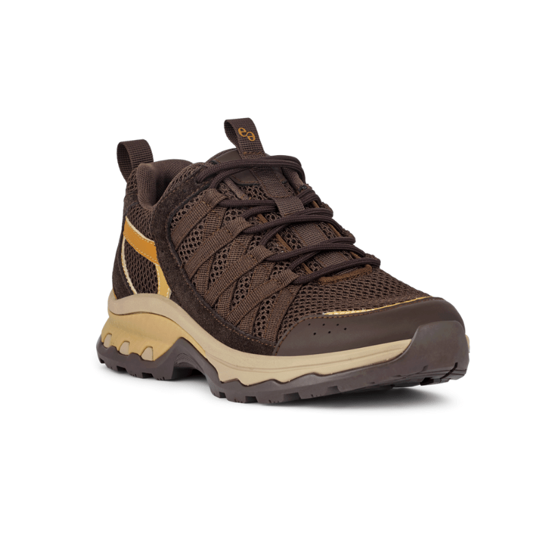 Brun Green Comfort damsneaker sedd snett framifrån, med tydlig snörning och ventilerande mesh