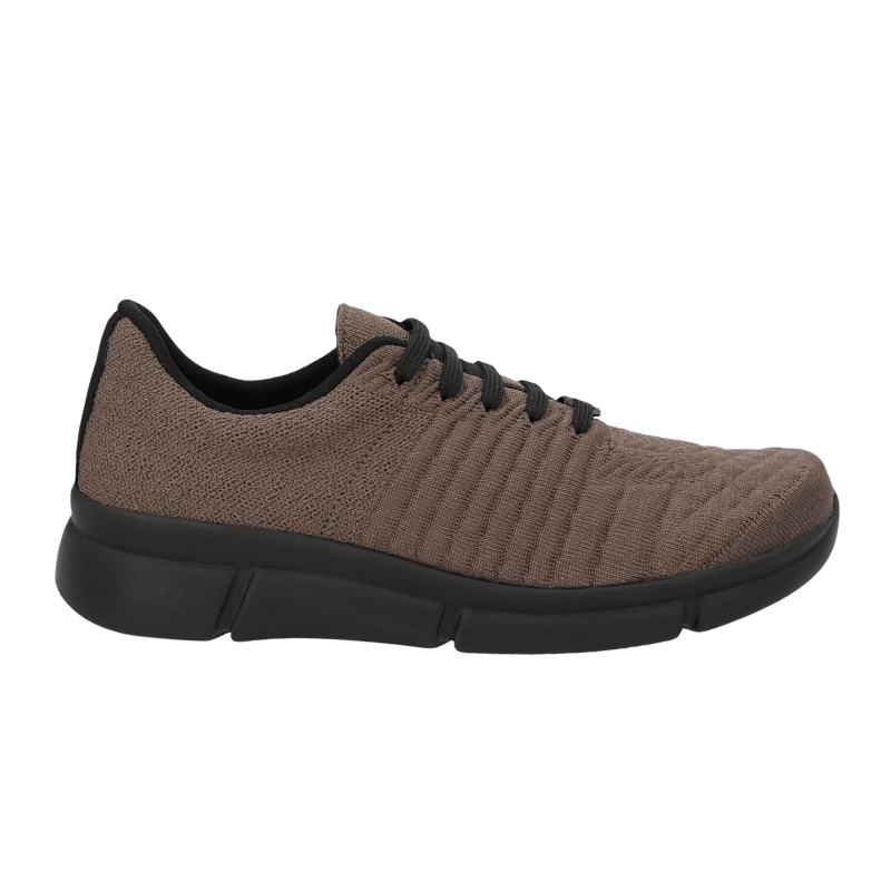 Brun Berkemann damsneaker i stickad textil med svarta snören, sedd från sidan