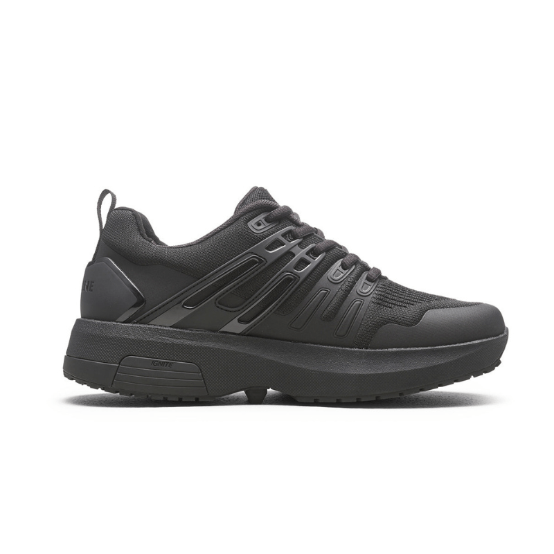 Svart Gaitline Advance Lite herrsneaker sedd från sidan med stickad ovandel och tjock sula