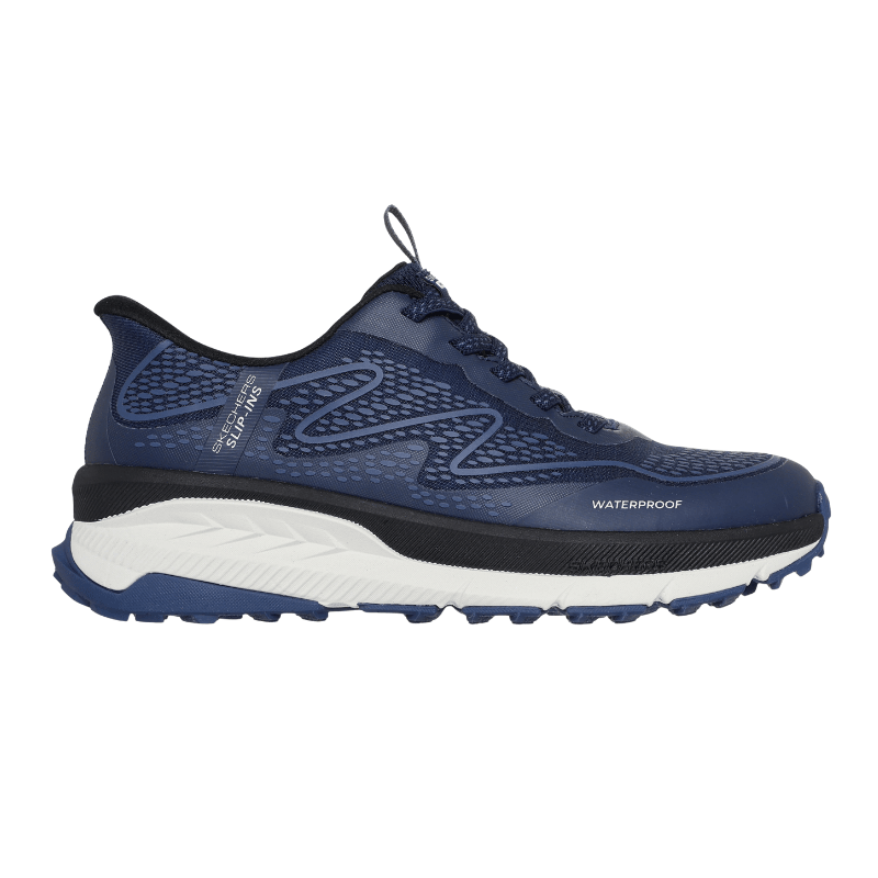 Blå Skechers slip-in damsneaker i mesh och syntetmaterial, sedd från sidan med "WATERPROOF" text