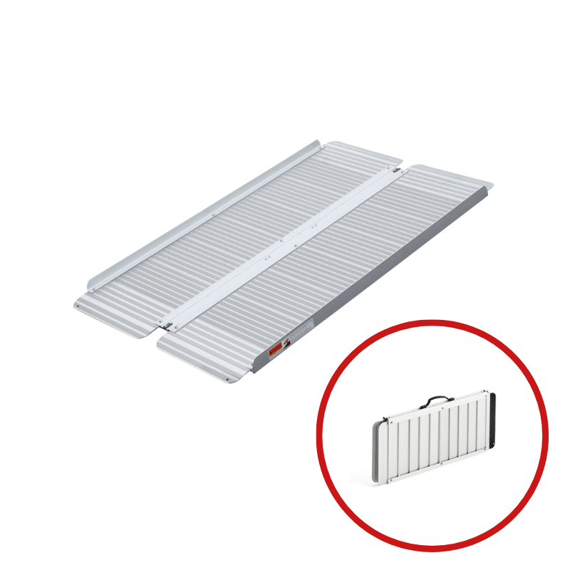 Sammenklappelig aluminiumsrampe set skråt forfra, med indsat billede af rampen foldet sammen med håndtag