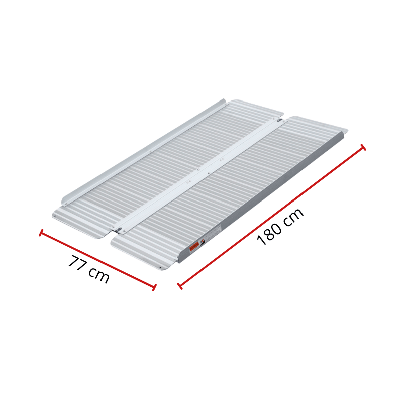 Udfoldet kørerampe i aluminium set skråt forfra, med tydelige mål på 77 cm bredde og 180 cm længde