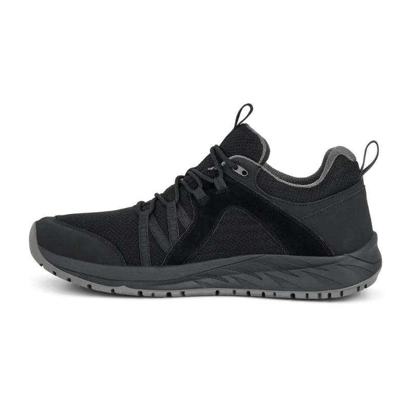 Green Comfort sort herresneaker med tekstil og ruskindsdetaljer, set fra højre side