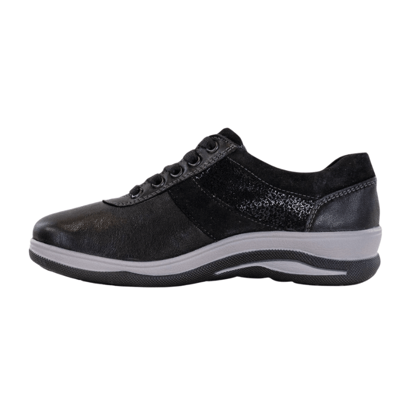Fidelio damsneaker i svart läder och mocka, sedd från höger sida med snörning och grå sula