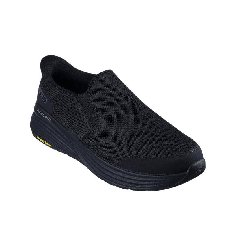 Skechers svarta slip-in herrsko i en vinklad översiktsbild som visar ovandelen i mesh