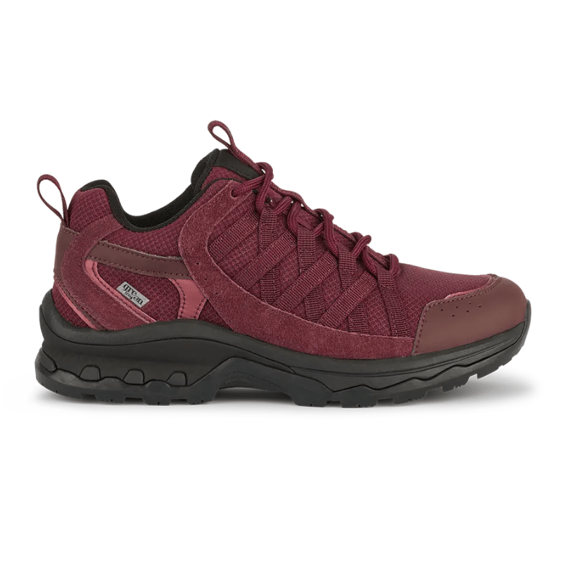 Bordeauxfärgad Green Comfort outdoor damsneaker i mocka och mesh, sedd från sidan med TEX-märkning