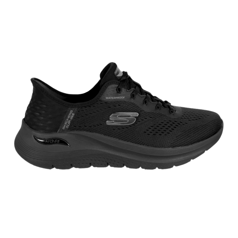 Svart Skechers vattentät slip-in damsneaker i textil, sedd från sidan med Arch Fit-logga