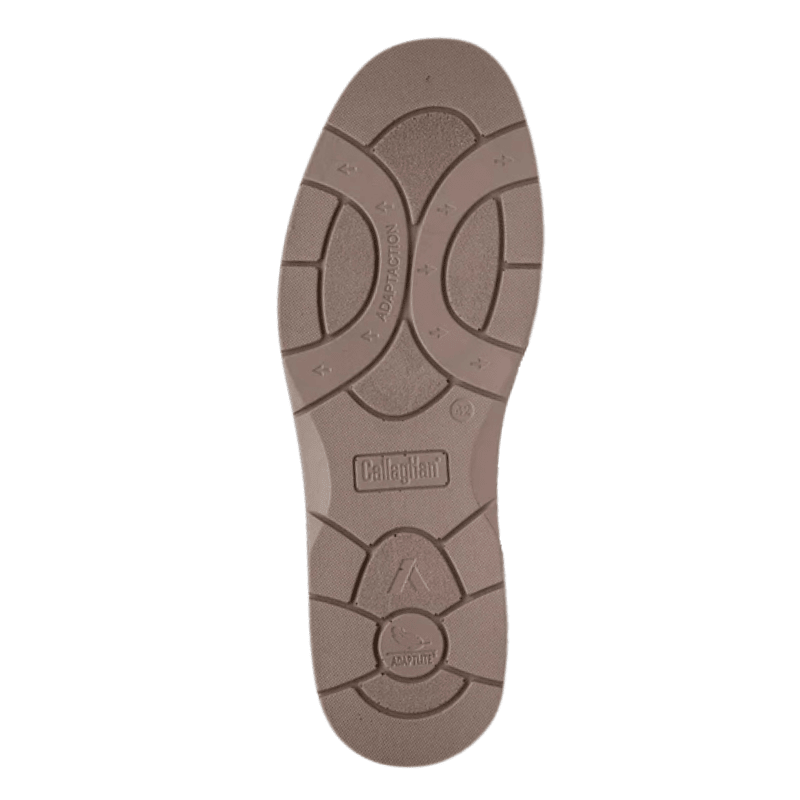 Undersidan av en brun CallagHan herrloafer med mönstrad beige sula och Adaptaction-teknologi synlig
