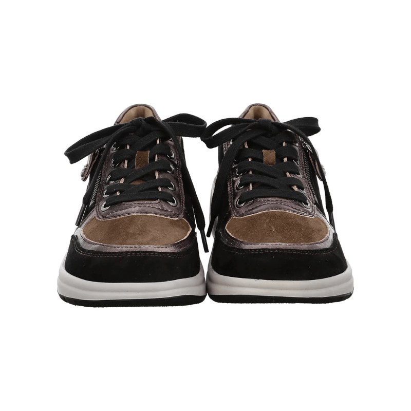 Ett par Fidelio damsneakers i svart och brunt läder sedda rakt framifrån med snörning