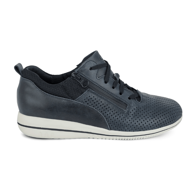 Mörkblå Green Comfort damsneaker med snörning och dragkedja, perforerad ovandel och vit sula, sedd från sidan