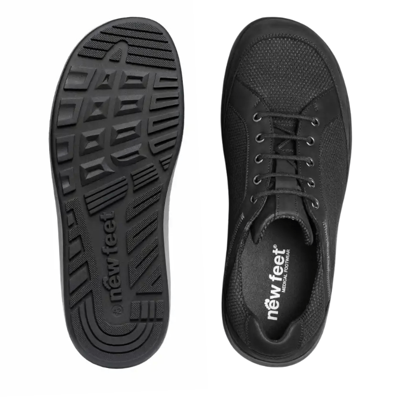 Sort New Feet herresko set fra oven og en sål med skridsikkert mønster
