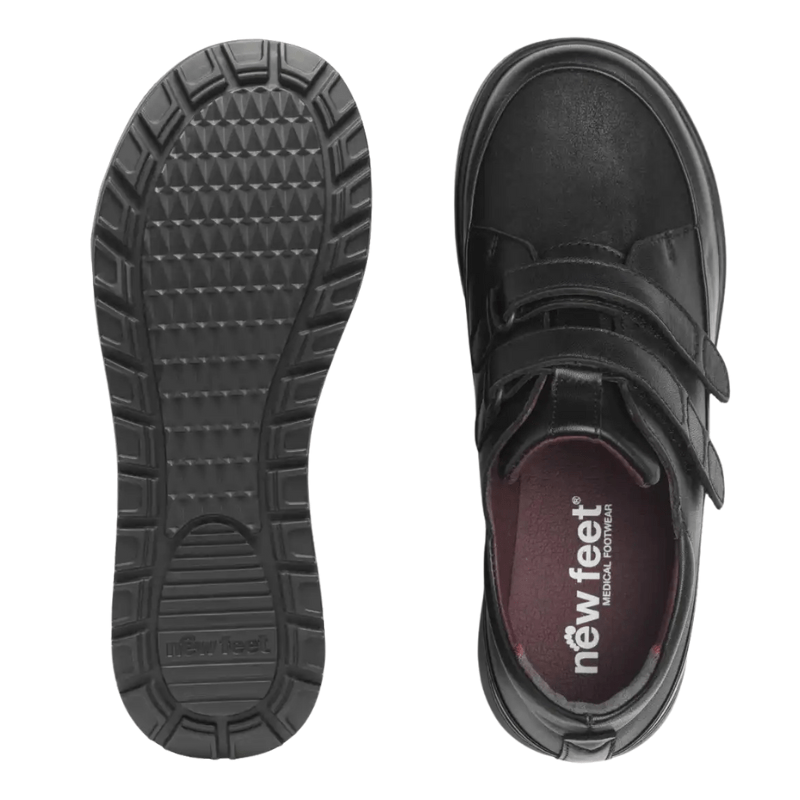 New Feet damsko sedd uppifrån med röd innersula och en yttersula med mönster