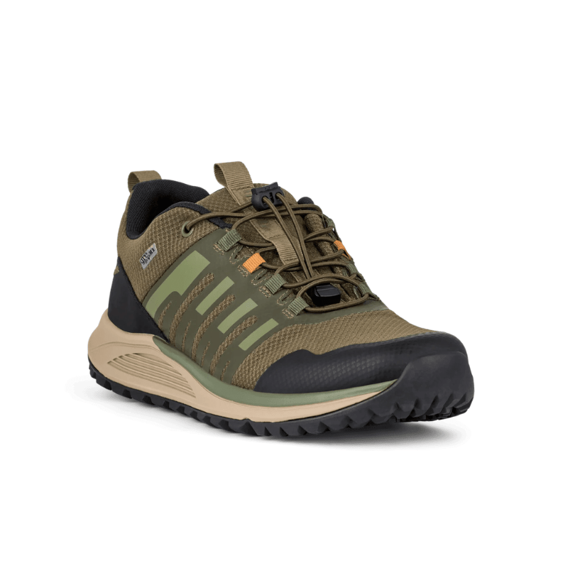 Grön Green Comfort outdoor herrsko med elastiska snören och förstärkt tå, sedd snett framifrån