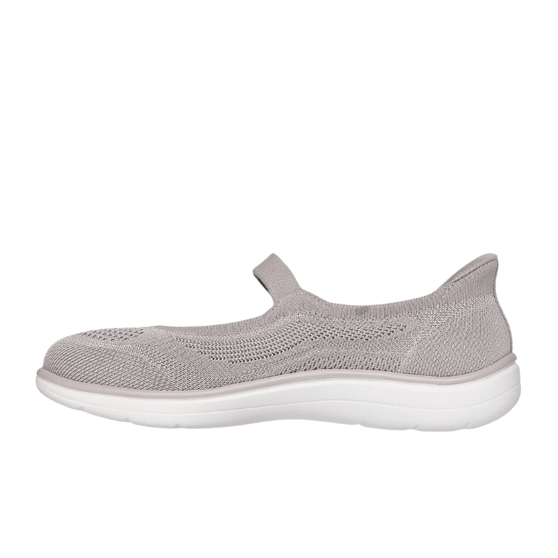 Naturfärgad Skechers ballerinasko för damer i stickat tyg, sedd från sidan med mjuk vit sula
