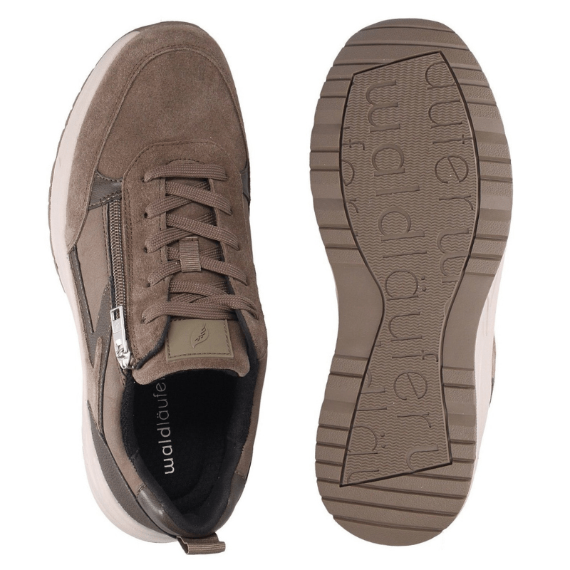 Brun Waldläufer herresneaker set oppefra og dens ydersål med mønster og logo