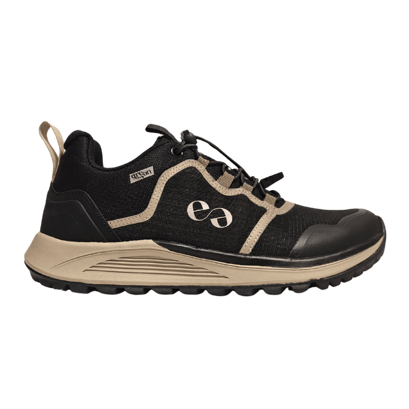 Svart Green Comfort outdoor damsneaker från sidan med elastisk snörning och logotyp