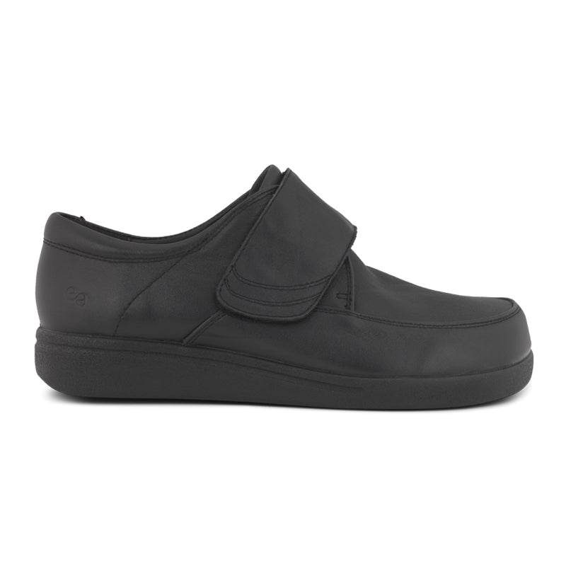 Sort Green Comfort herresko i skind med bred velcrorem, set fra siden