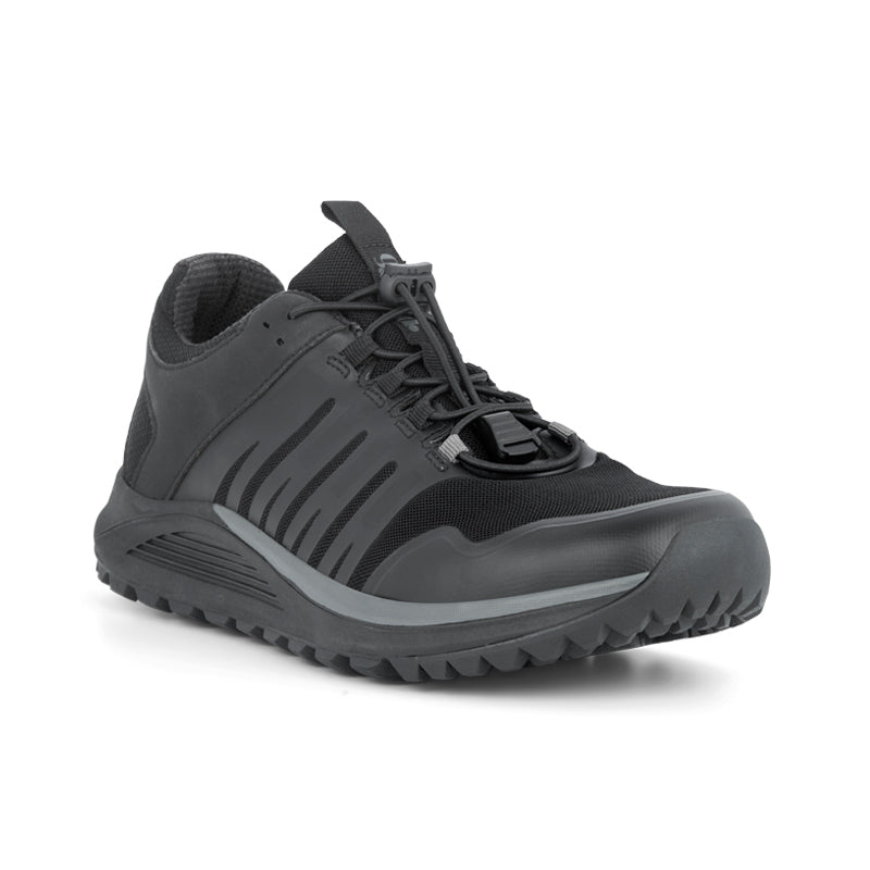 Sort Green Comfort outdoor herresko set skråt forfra, med forstærket snude og elastisk snøresystem