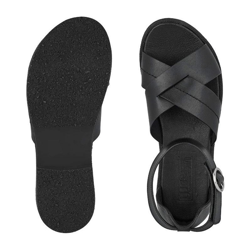 Green Comfort svart damsandal sedd uppifrån med korsremmar och bred ankelrem, samt en halksäker yttersula
