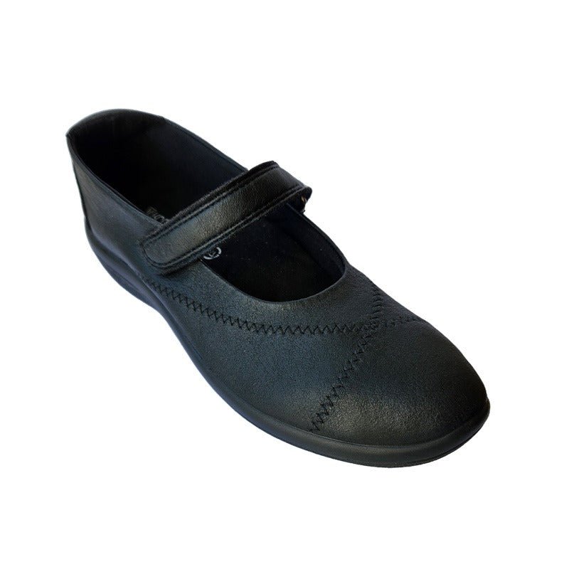 Arcopedico ballerina sko i sort med velcro, set skråt forfra med syninger på snuden