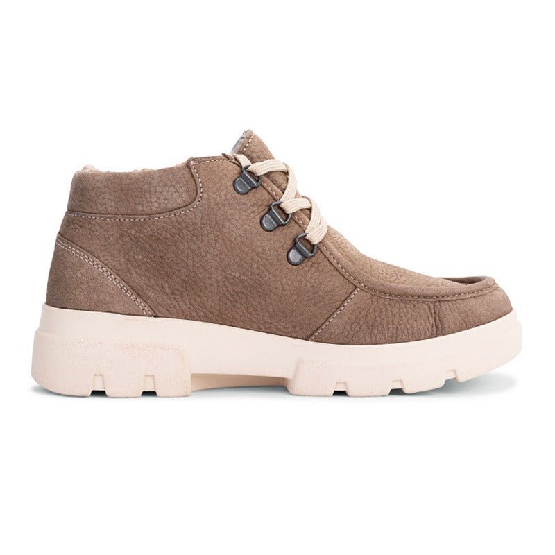 Ljusbrun Berkemann damkänga i nubuck med mockasinsöm, synlig från sidan med tjock krämfärgad sula