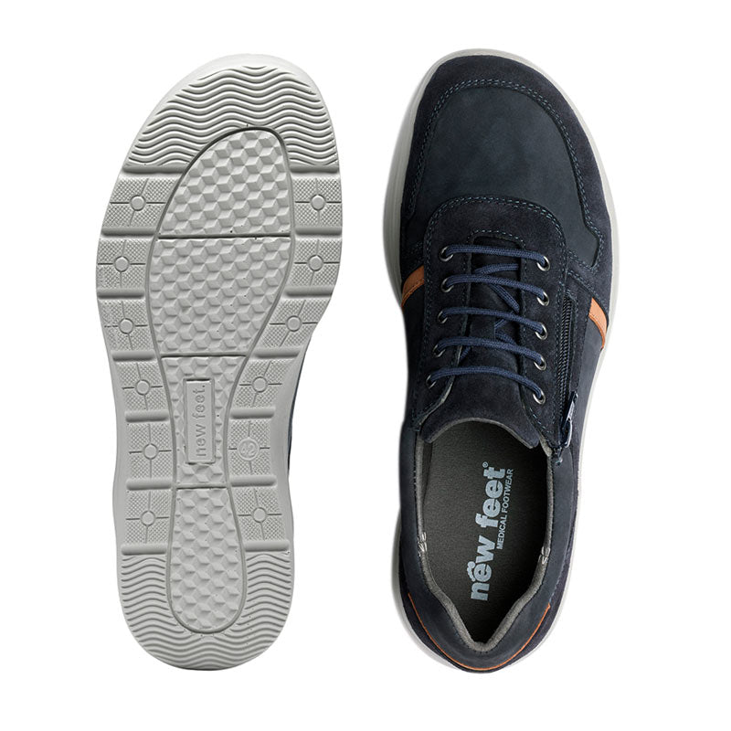 New Feet herresko set oppefra med indersål og en sål med mønster, begge i blå/brun