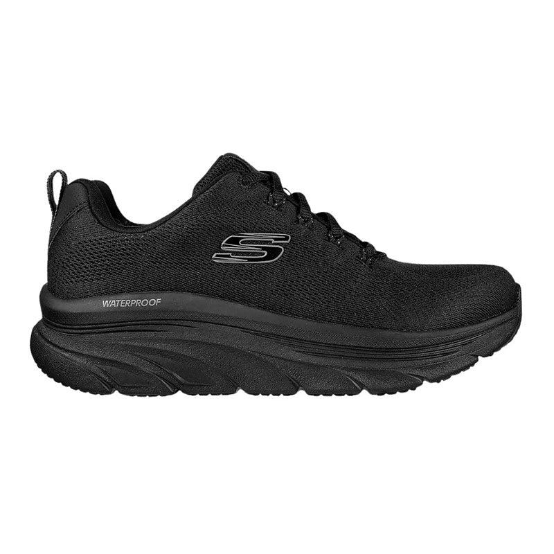 Svart Skechers vattentät damsneaker med snörning, sidologga och texten 'WATERPROOF' på sidan