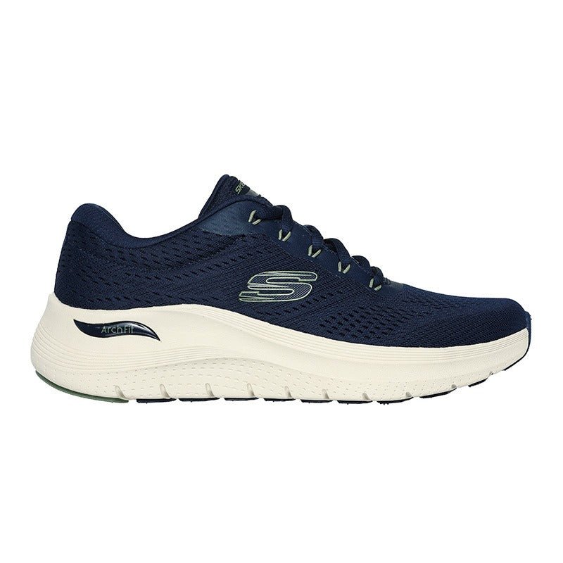 Blå Skechers herrsneaker med andningsbar ovandel i mesh och vit sula, sedd från sidan