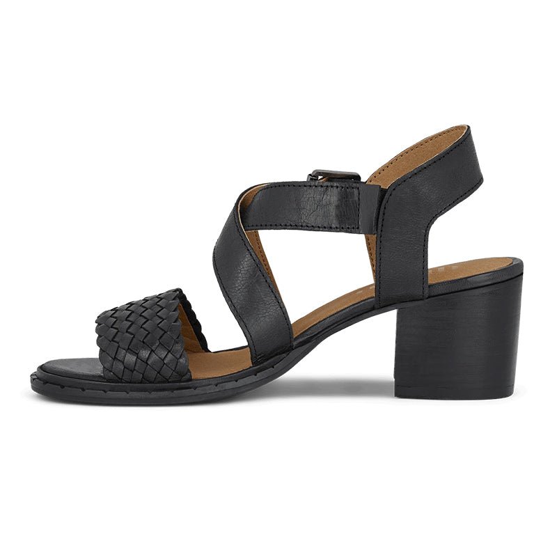 Svart Green Comfort damsandal med klack, sedd från den andra sidan, med bred klack och flätat mönster
