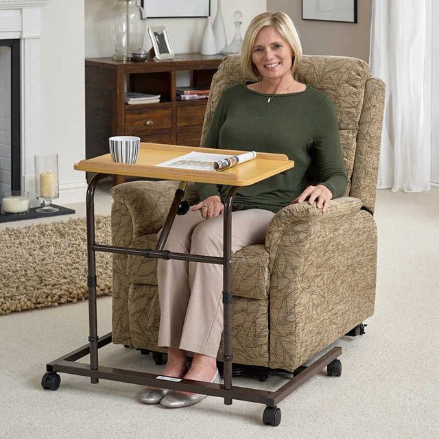 Brett fåtöljbord med hjul