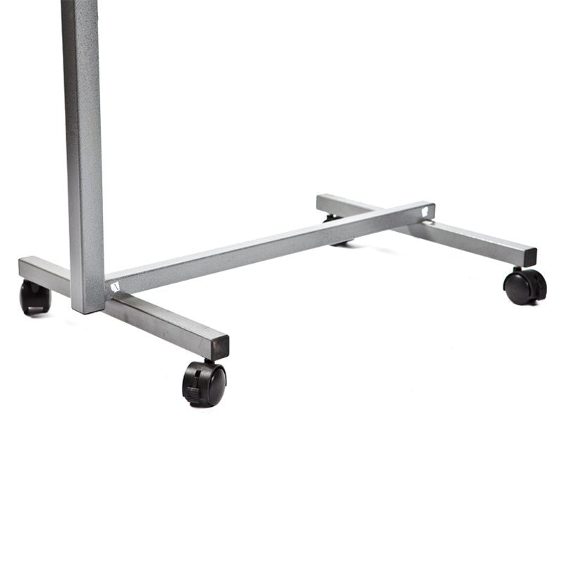 Sängbord med hjul i ljust trä