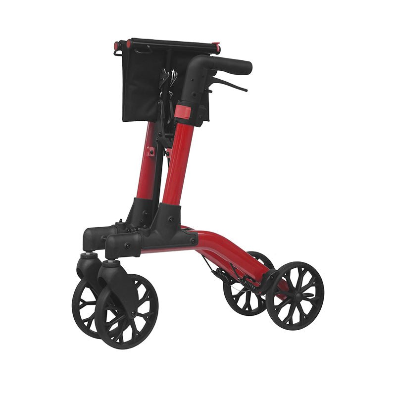 Röd Mambo rollator sedd snett bakifrån, delvis hopfälld för kompakt förvaring