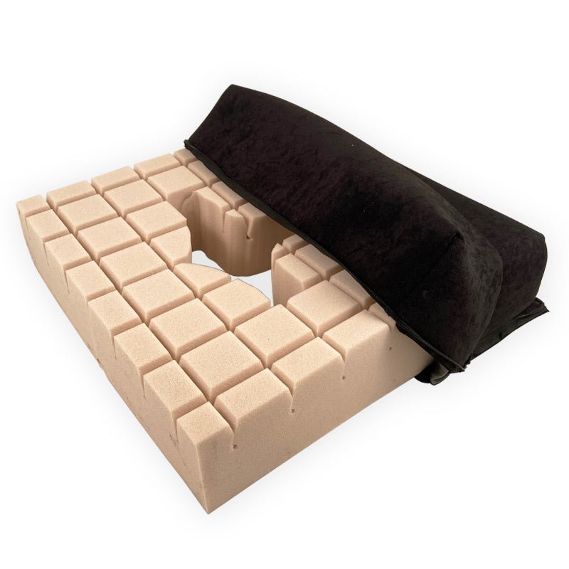 Tryckavlastande sittdyna med utskärning - 43x43x10 cm