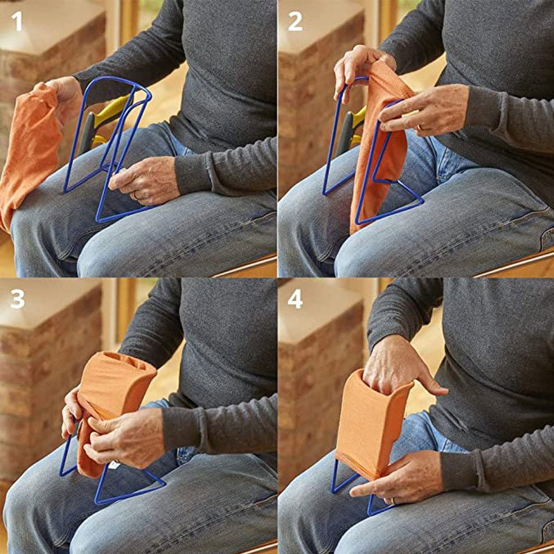 Fyra bilder som stegvis visar hur man placerar en orange strumpa på strumpstativet