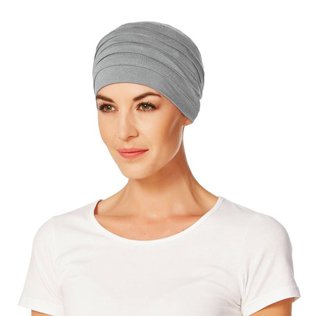 Grå yoga turban i bambuviskos med diskreta veck, perfekt för dagligt bruk