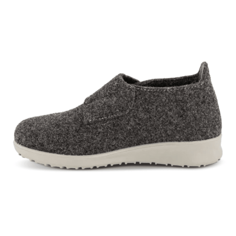 Antracitgrå New Feet damtoffel i ull med hög hälkappa, sedd från sidan