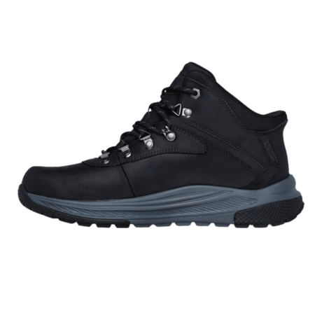 Svart Skechers herrstövel med robust design, ovandel i läder och syntetmaterial, sedd från sidan