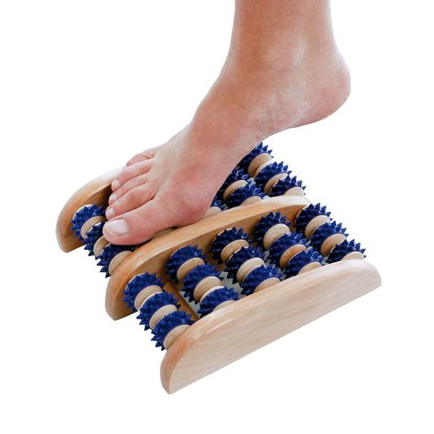 Skridsikker fodmassagerulle i træ - Seniorshop