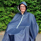 Fodrad regnponcho med huva